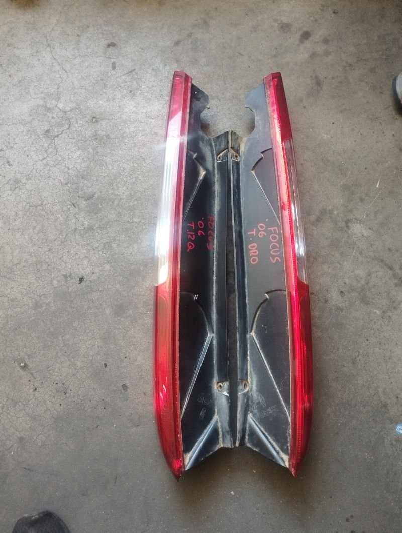 piloto trasero Ford Focus 2006 - Imagen 2