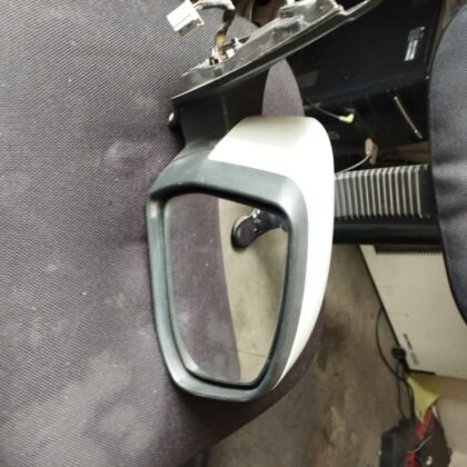 Retrovisor derecho Focus 2009