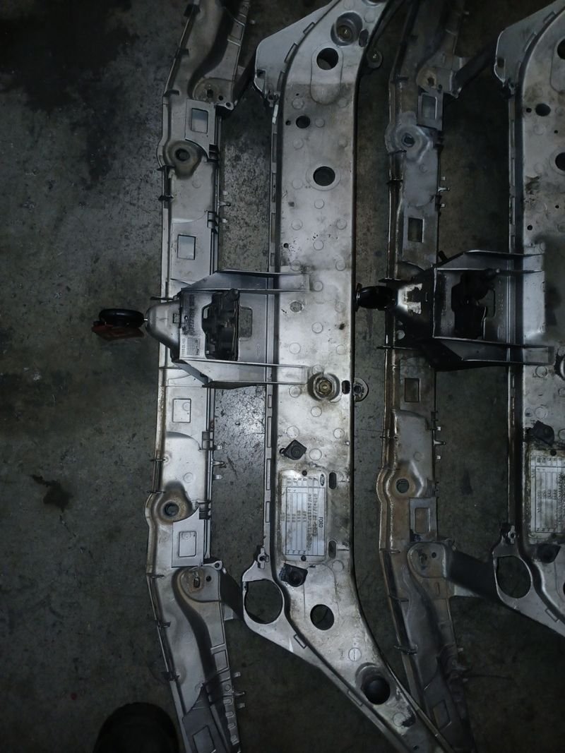 FRONTALES FORD FOCUS CON LLAVE - Imagen 2