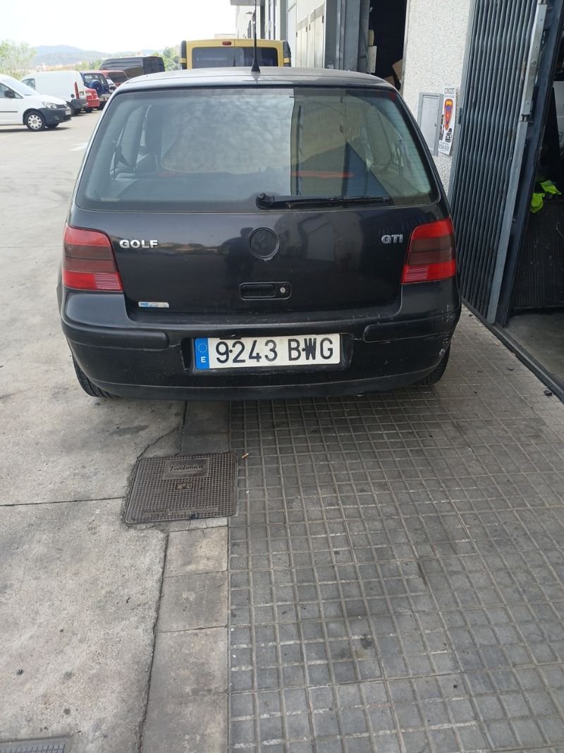 Voswaguen Golf lV en despiece - Imagen 4