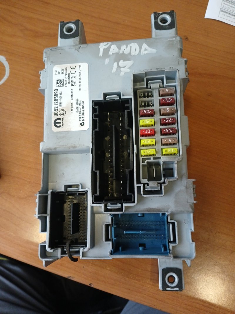Caja fusibles Fiat Scudo | Ref. 967847718001