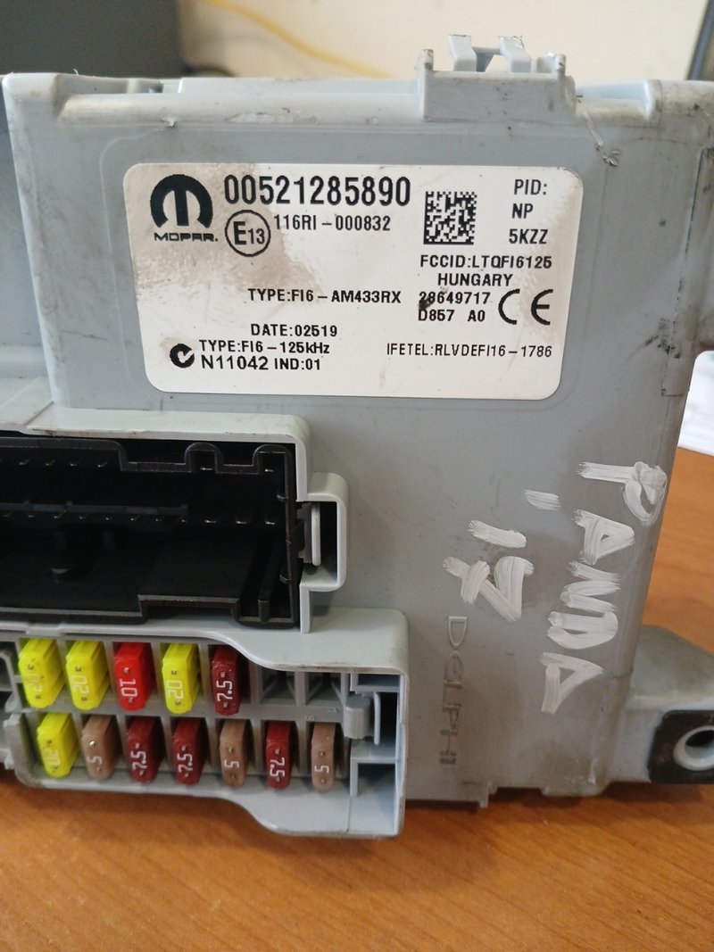 Caja fusibles Fiat Scudo | Ref. 967847718001 - Imagen 5