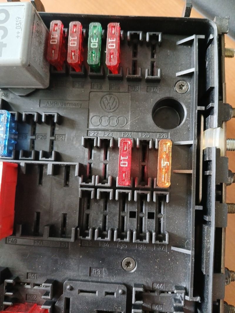Caja Fusibles Audi A-3 | Ref. 1K0937124 - Imagen 2
