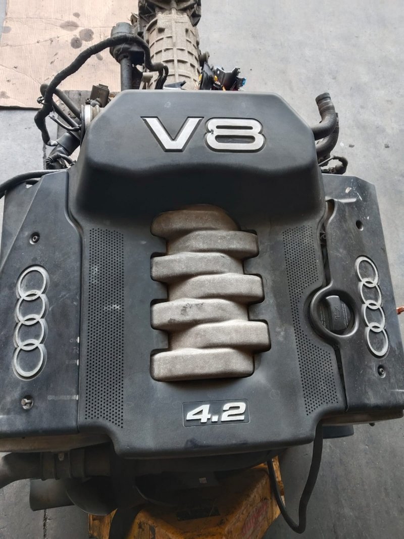 Motor Audi A-8