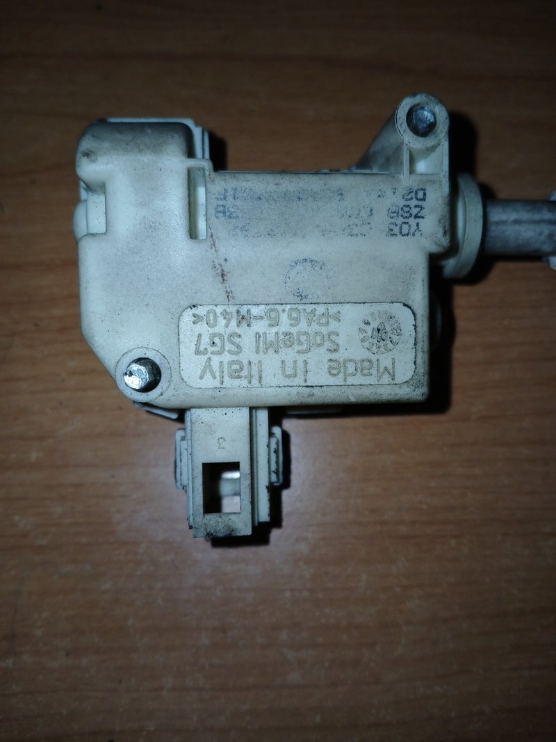Motorcito centralizado seat - Imagen 3