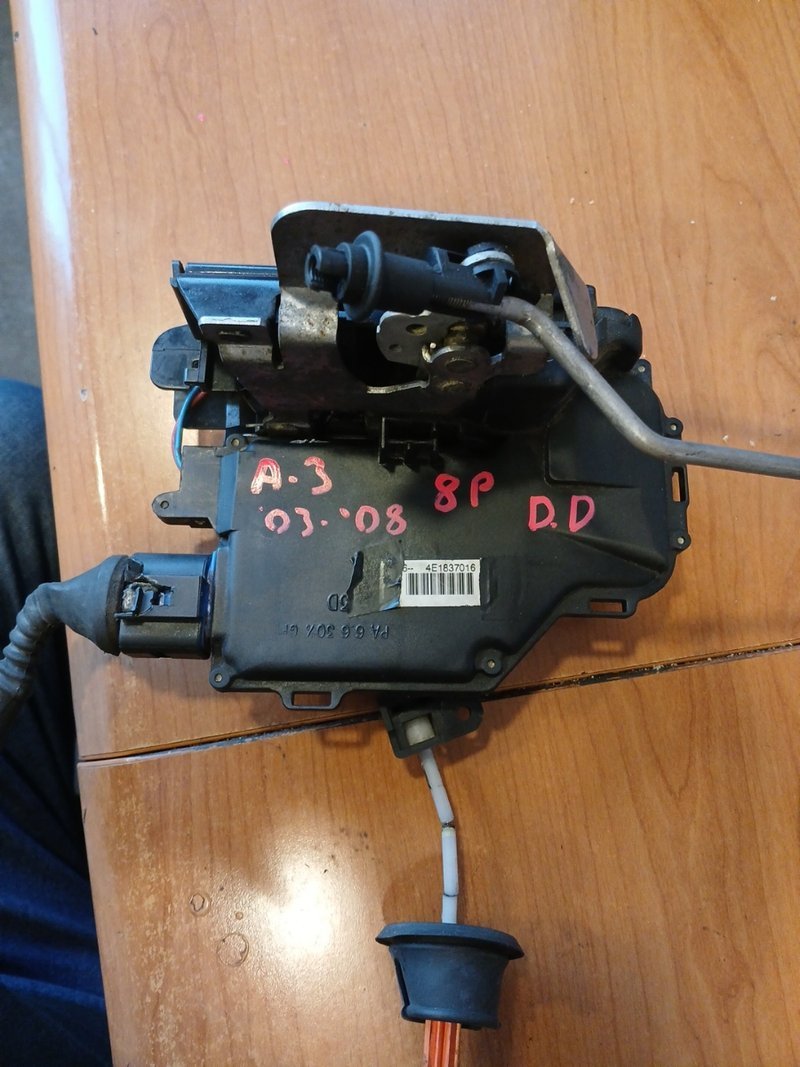 Cerradura AUDI A-3 | Ref. 4E1837016