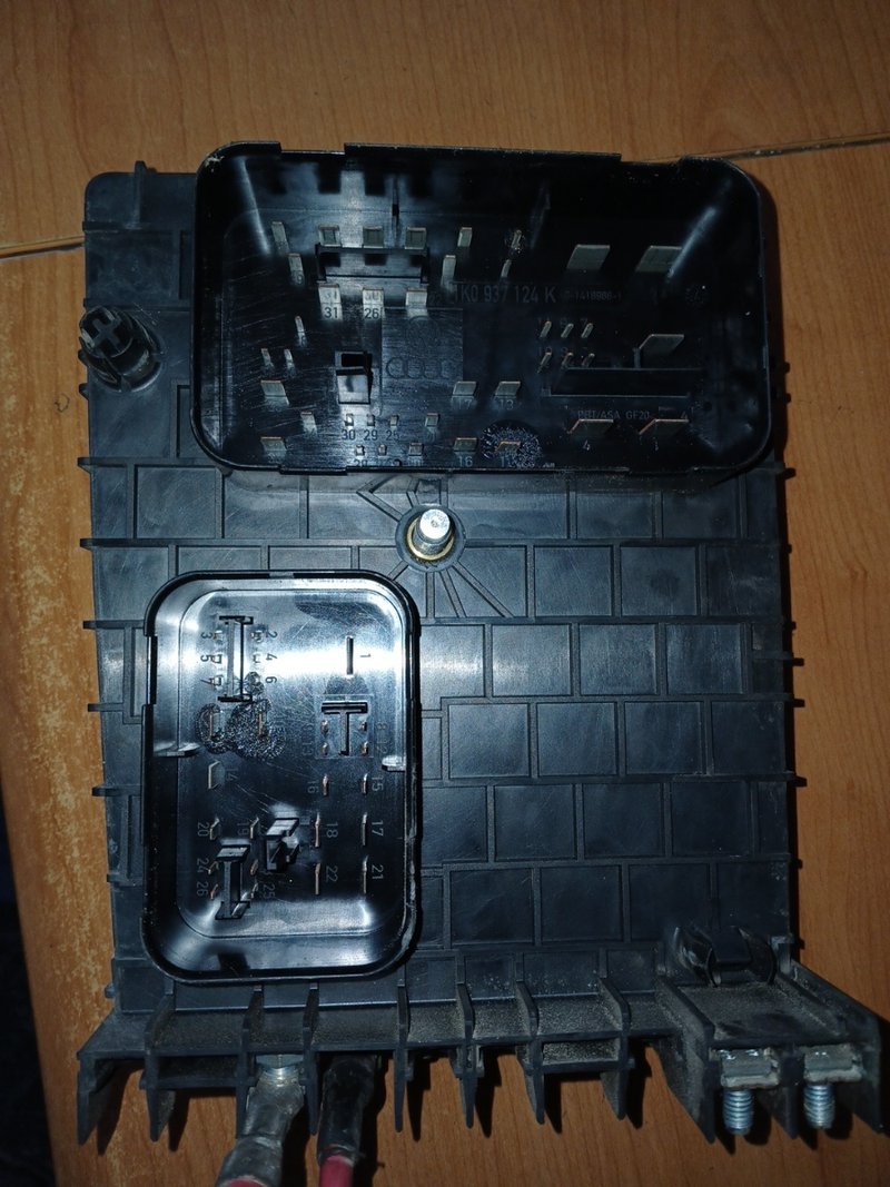 Caja de Fusibles Seat Altea 1.9 TDi | Ref. 1K0937124K - Imagen 5