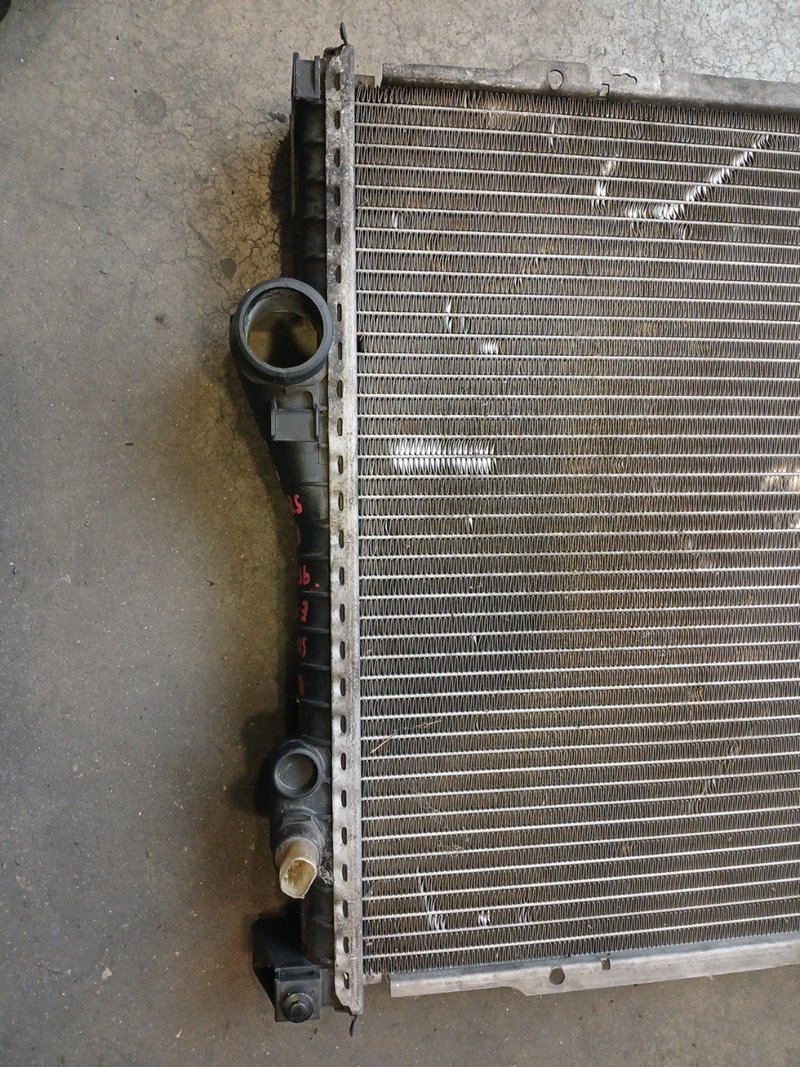Radiador BMW 525 TDS - Imagen 2