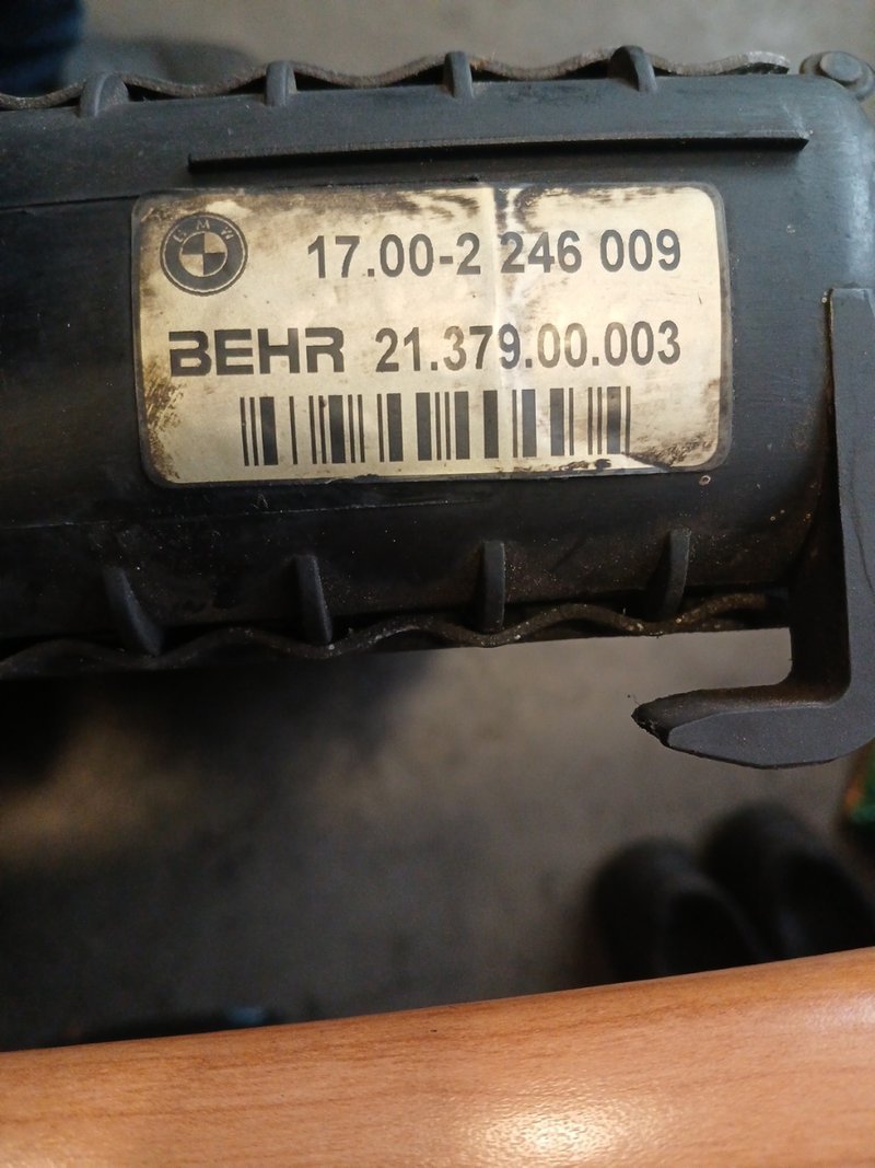 Radiador BMW 525 TDS - Imagen 5