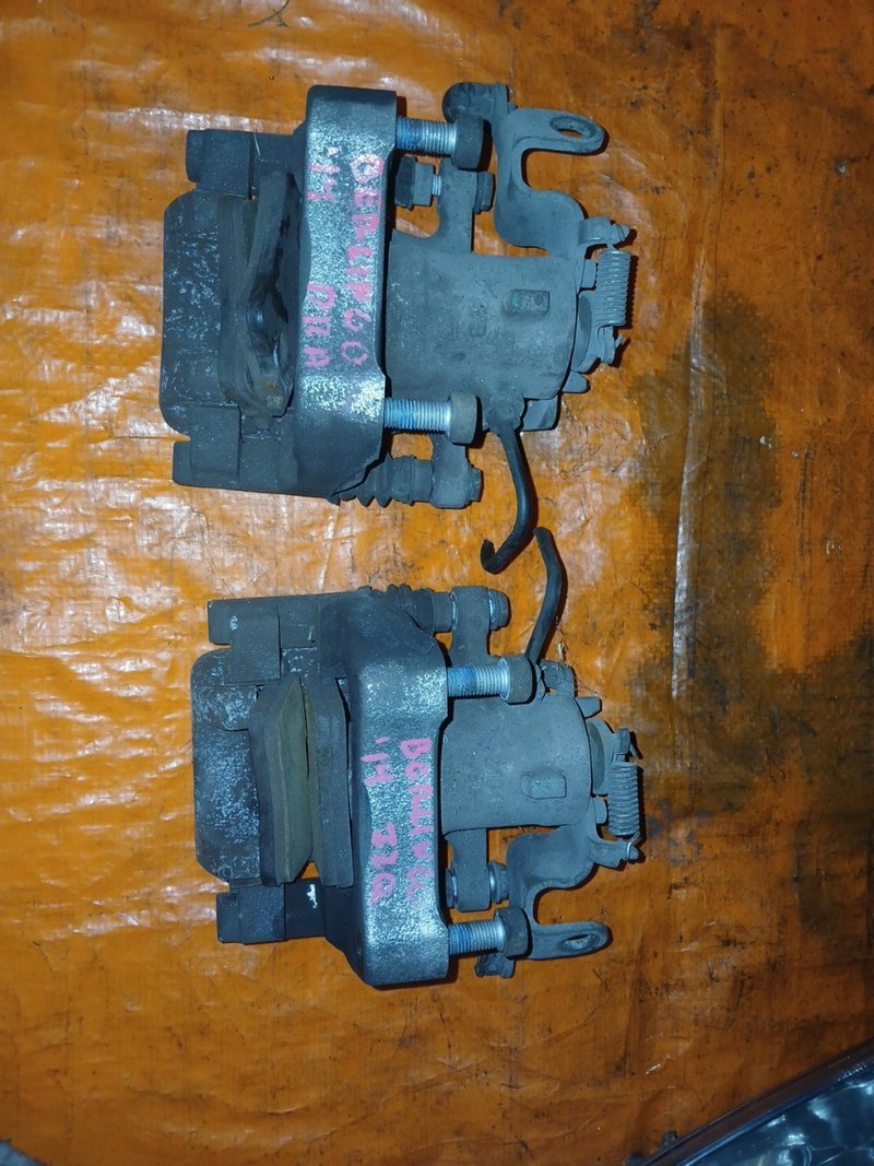 Pinzas delanteras Citroen Berlingo 2014
