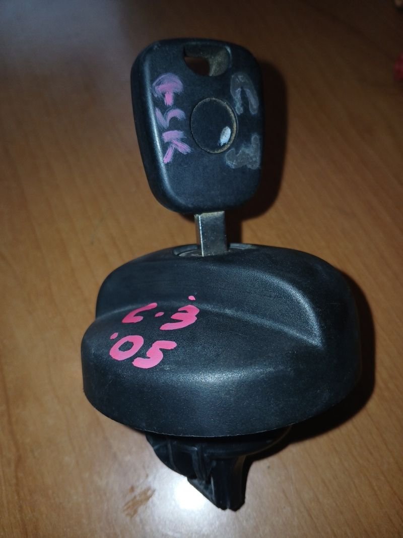 Tapón gasolina Citroen C-3 - Imagen 2