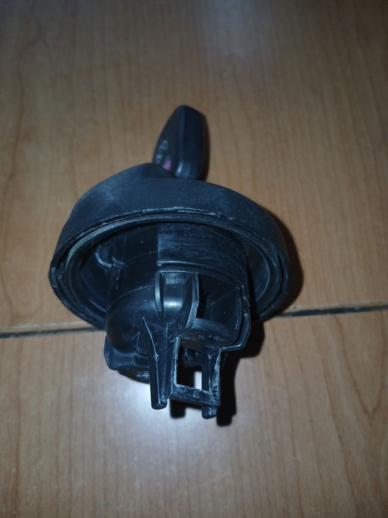 Tapón gasolina Citroen C-3 - Imagen 3