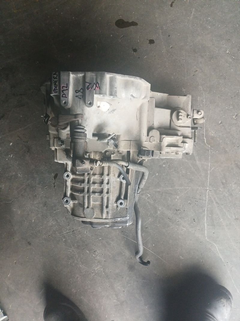 Caja de Cambios Nissan Primera 1.8 - Imagen 2