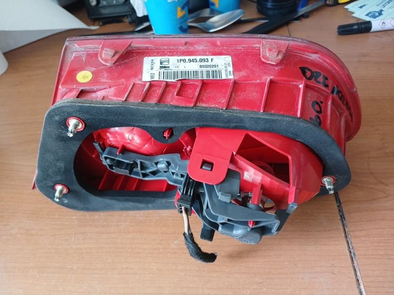PILOTOS SEAT LEON 2009. | Ref. 1P0945093F - Imagen 3
