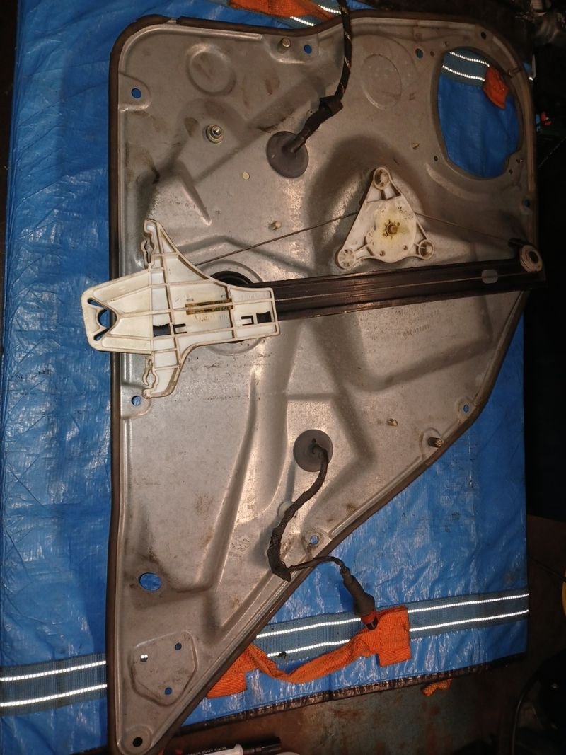 ELEVALUNAS TRASERO DERECHO SEAT IBIZA. | Ref. 6L4369752 - Imagen 5