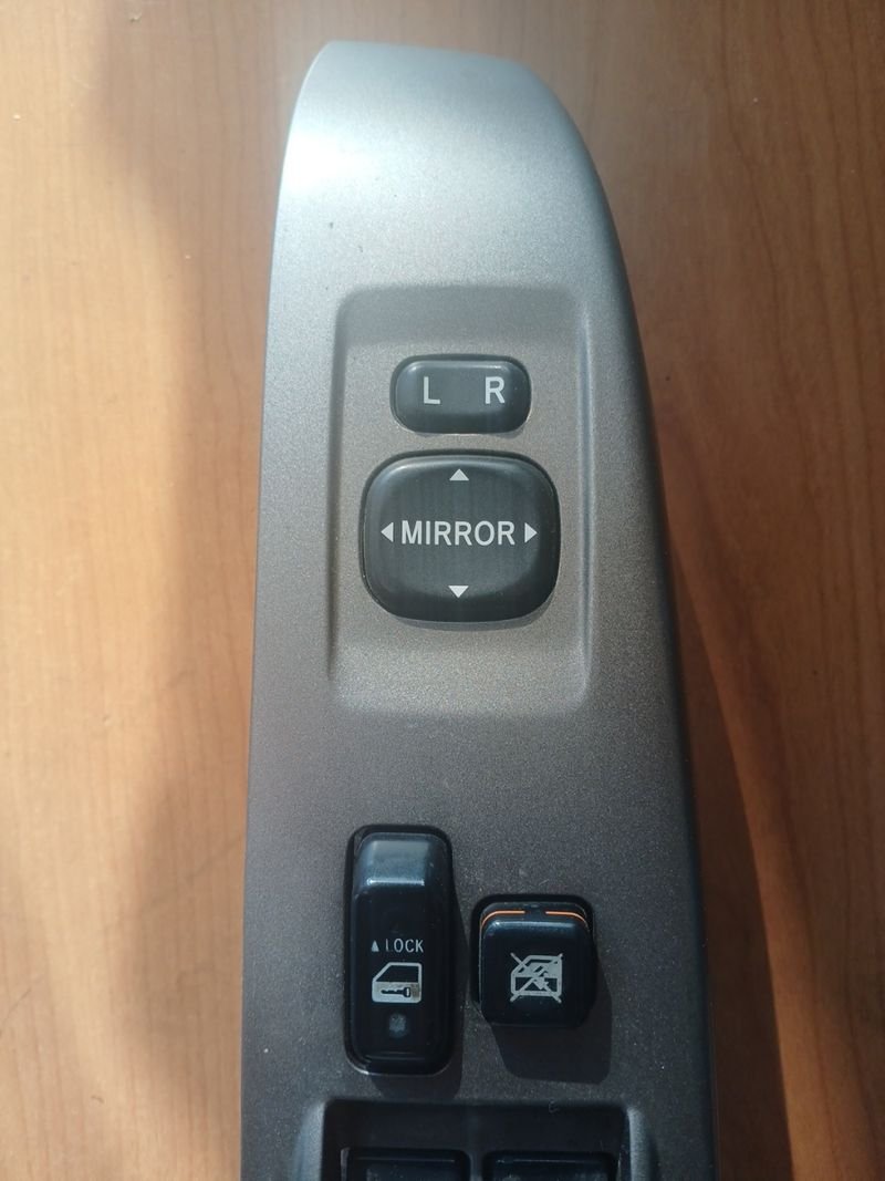 BOTONERA TOYOTA PRIUS | Ref. 84820-47050 - Imagen 2