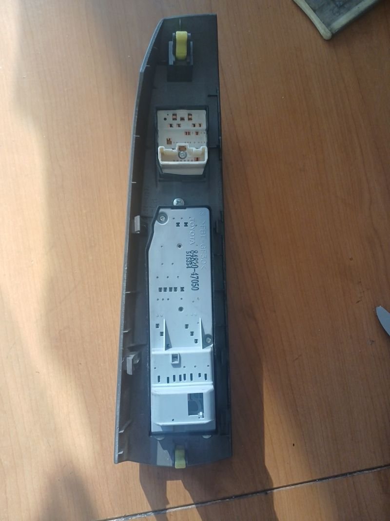 BOTONERA TOYOTA PRIUS | Ref. 84820-47050 - Imagen 4