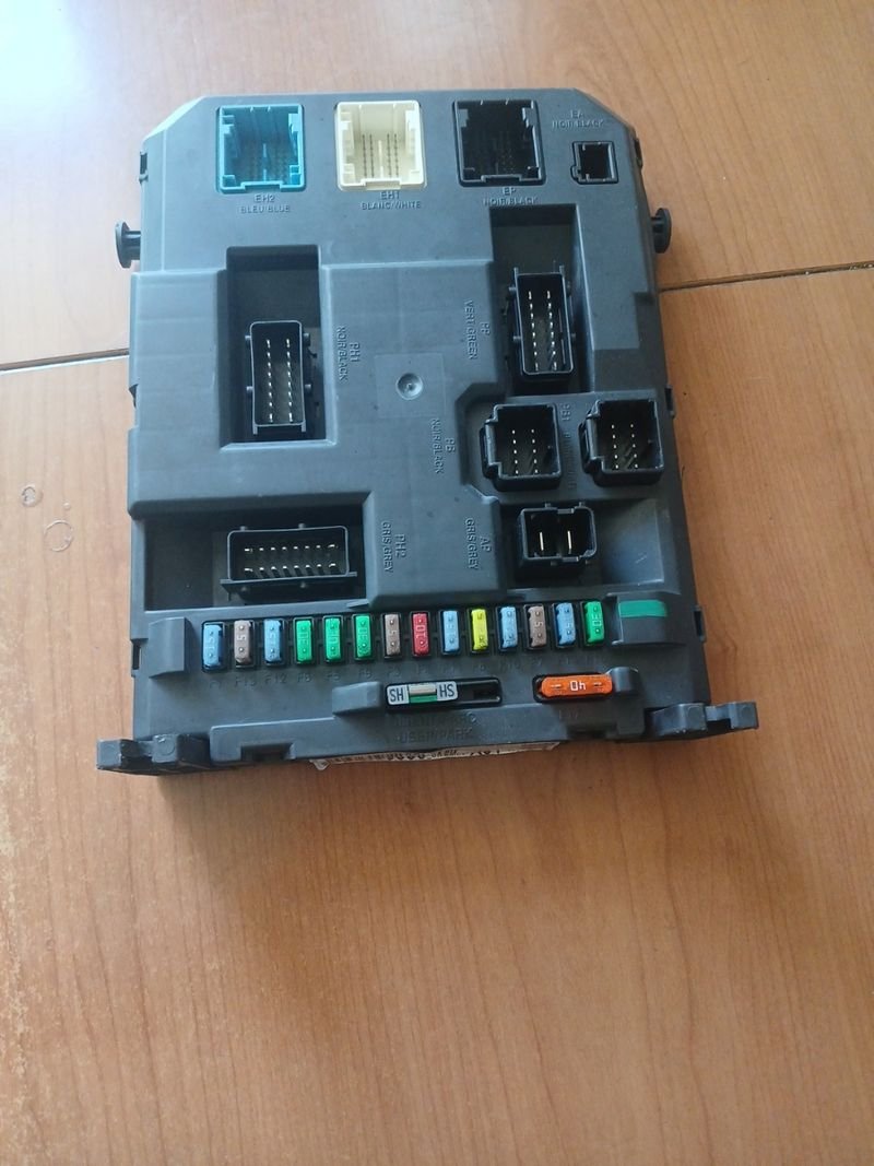 Caja Fusibles BSI Peugeot 207. | Ref. 9664983080