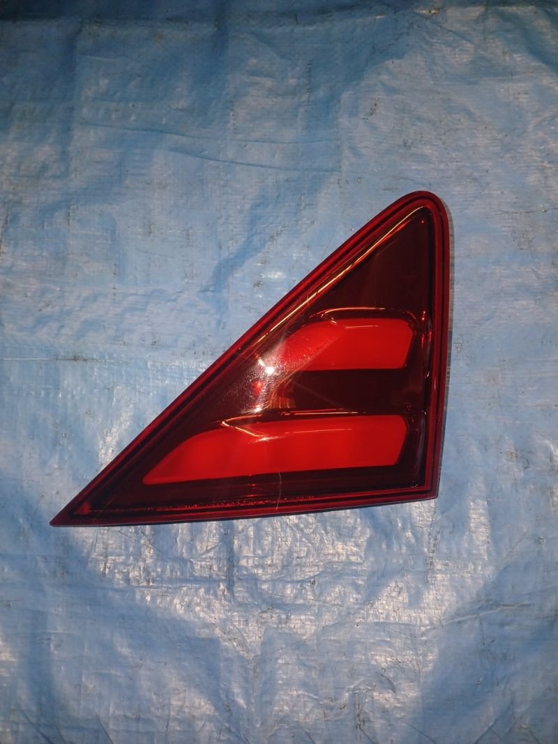Piloto trasero Izquierdo Peugeot 3008 | Ref. 9805510580
