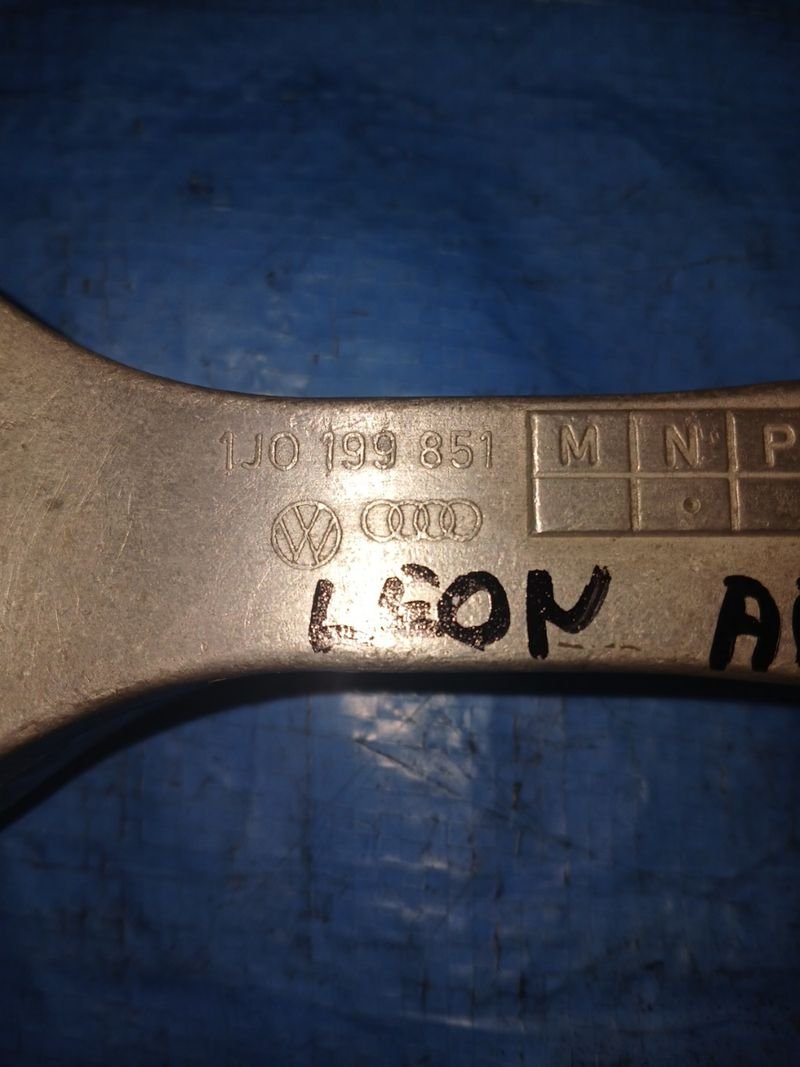 Soportes Motor inferior Seat Leon - Imagen 4