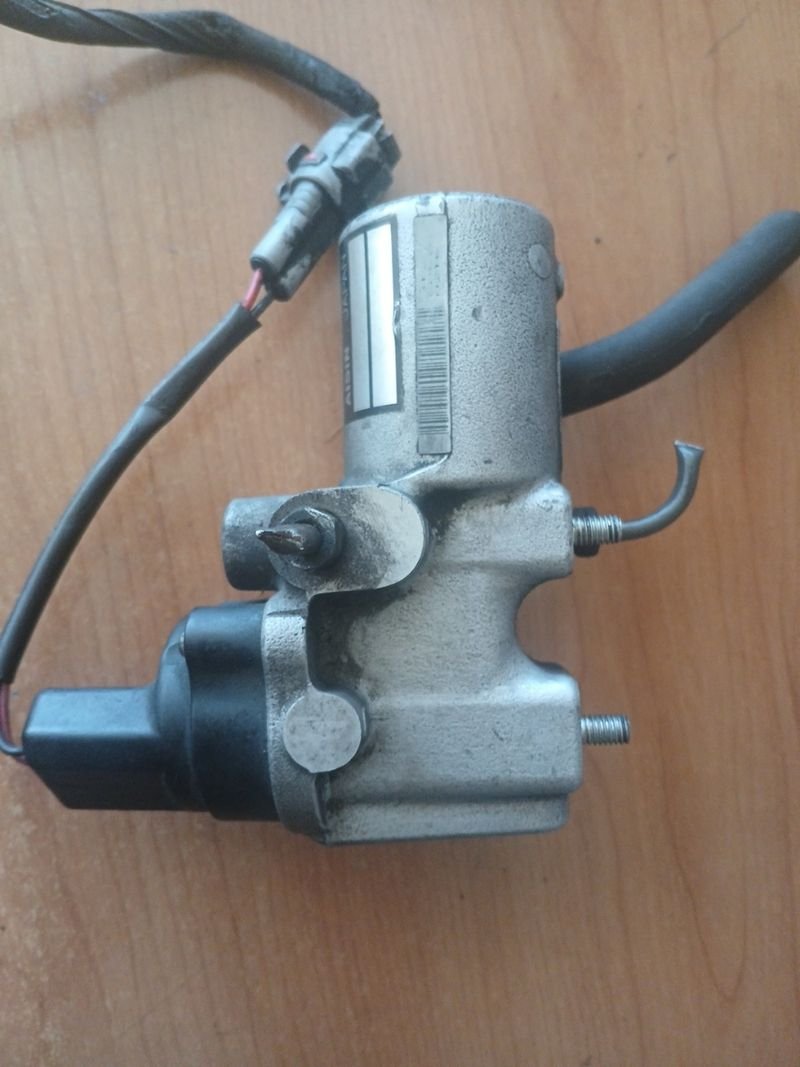 Modulo de freno Toyota Prius 1.5 G | Ref. 47270-47010 - Imagen 2