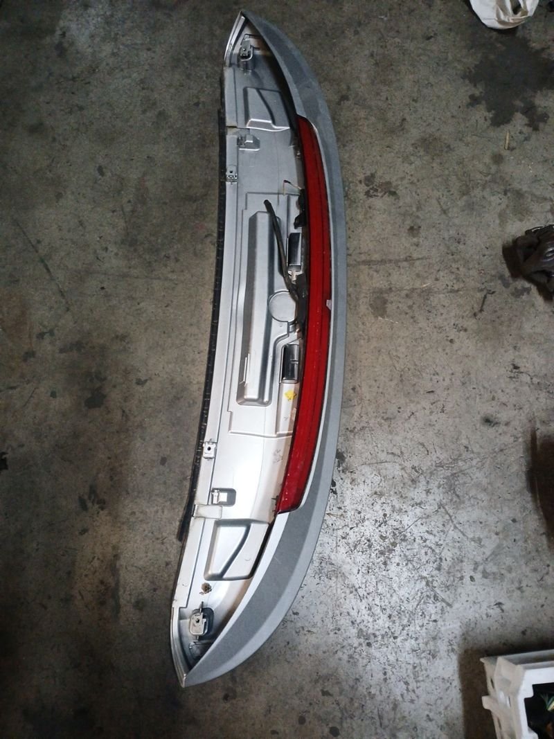 Tercera Luz de Freno Renault Master 2024. | Ref. 265909790 - Imagen 2
