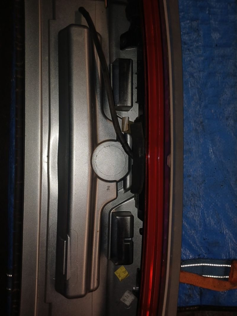 Tercera Luz de Freno Renault Master 2024. | Ref. 265909790 - Imagen 3