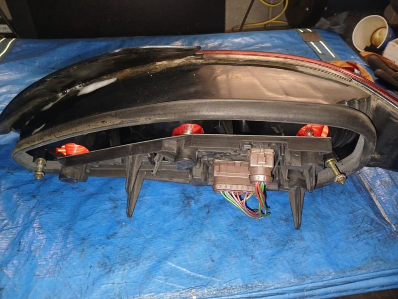 PILOTO TRASERO PEUGEOT 406 - Imagen 3