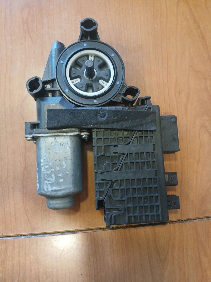 Motor elevalunas Citroën Picasso | Ref. 9682495580 - Imagen 4