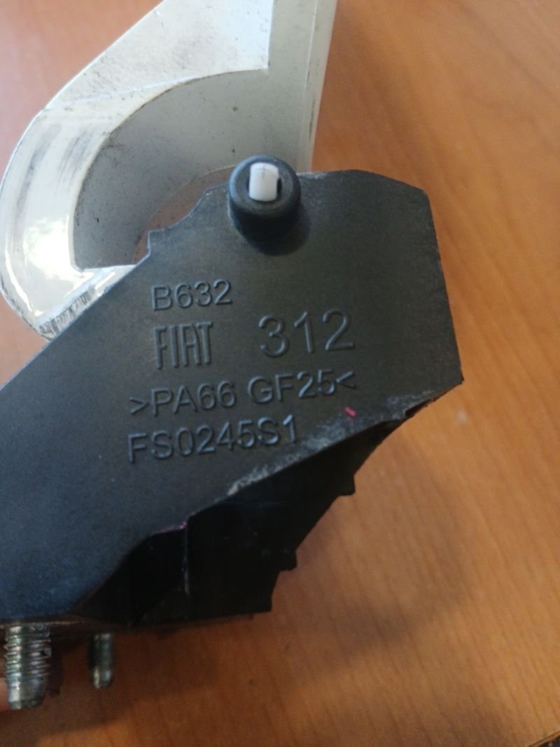 Tapa Gasolina Fiat 500 2022 - Imagen 4