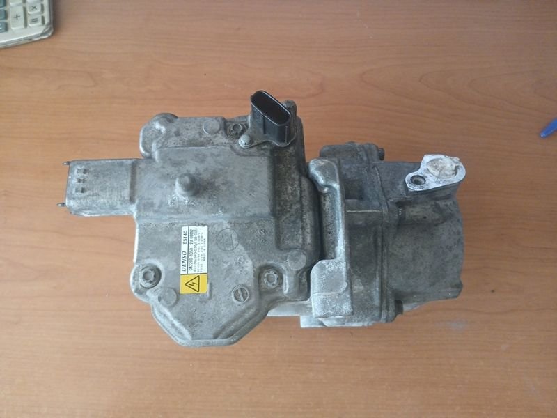 Compresor A/C Toyota Yaris Híbrido | Ref. 042200-1350