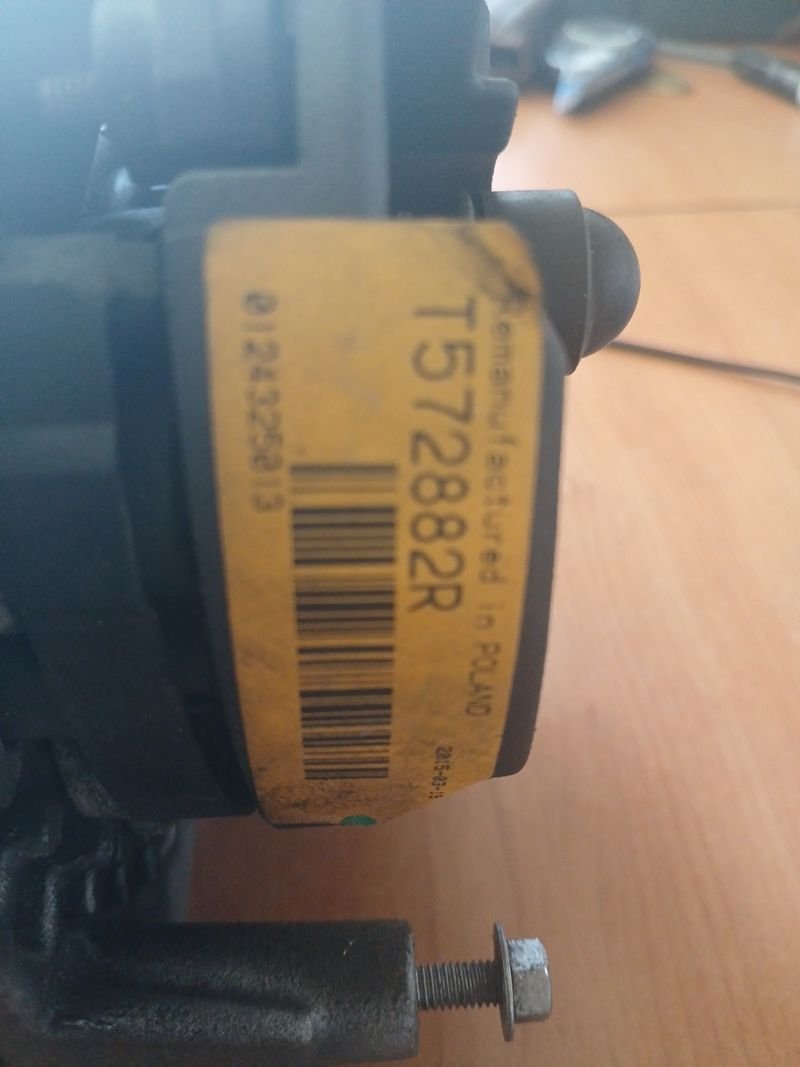 Alternador Valeo VW Golf 1.4 AHW | Ref. T572882R - Imagen 5
