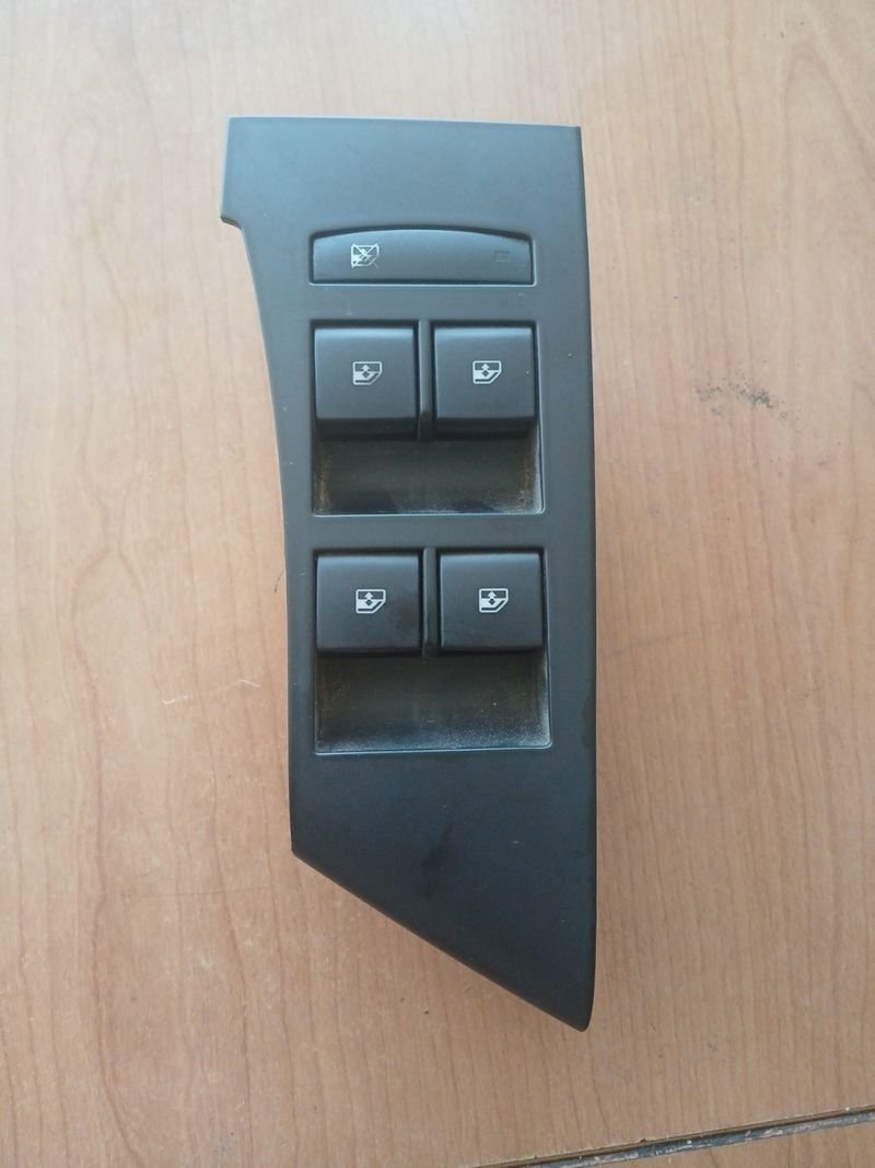 Botonera elevalunas Opel Astra 2015