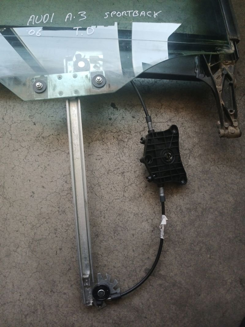 Elevalunas trasero AUDI A3 Sportback '06 - Imagen 4