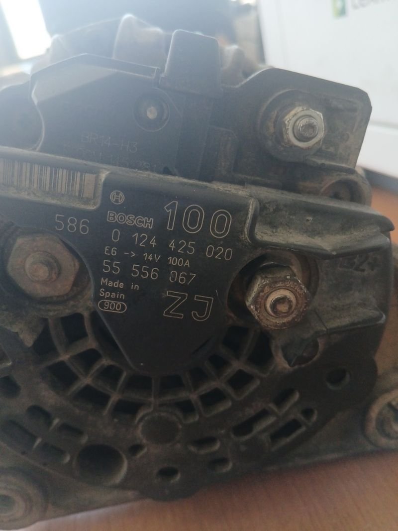 Alternador Opel Astra H 1.6 | Ref. 0124425020 - Imagen 5