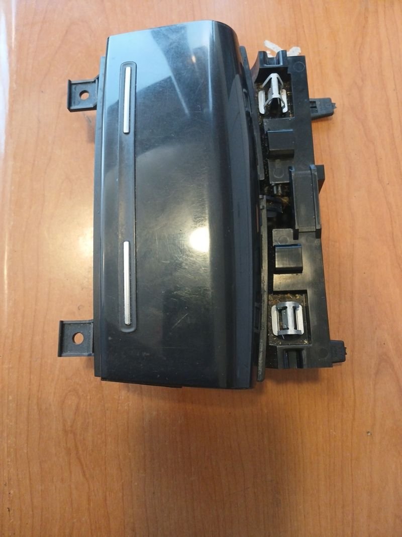 Cenicero Audi A3 Sportback 2006 - Imagen 2