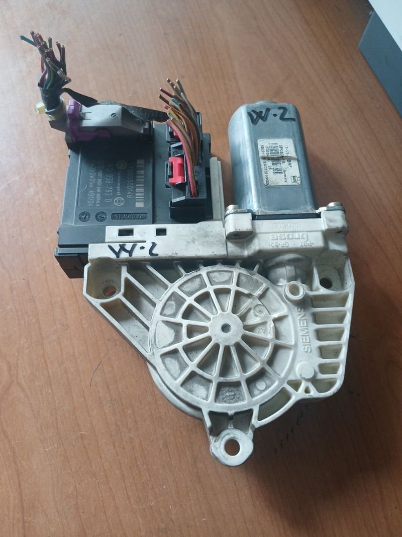 Motor Elevalunas Trasero Seat Altea | Ref. 1K0959704M - Imagen 2
