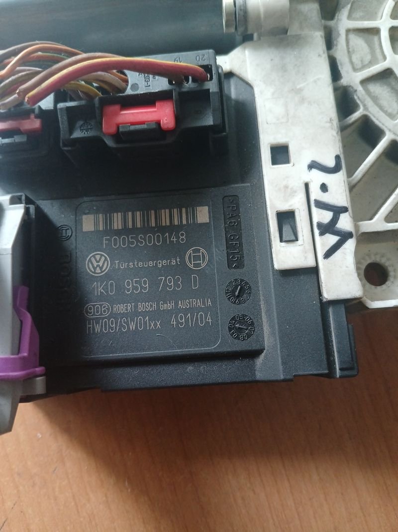 Motor Elevalunas Trasero Seat Altea | Ref. 1K0959704M - Imagen 3