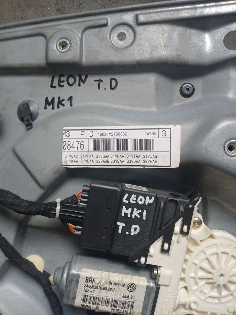 Elevalunas Seat León MK1 trasero derecho - Imagen 5