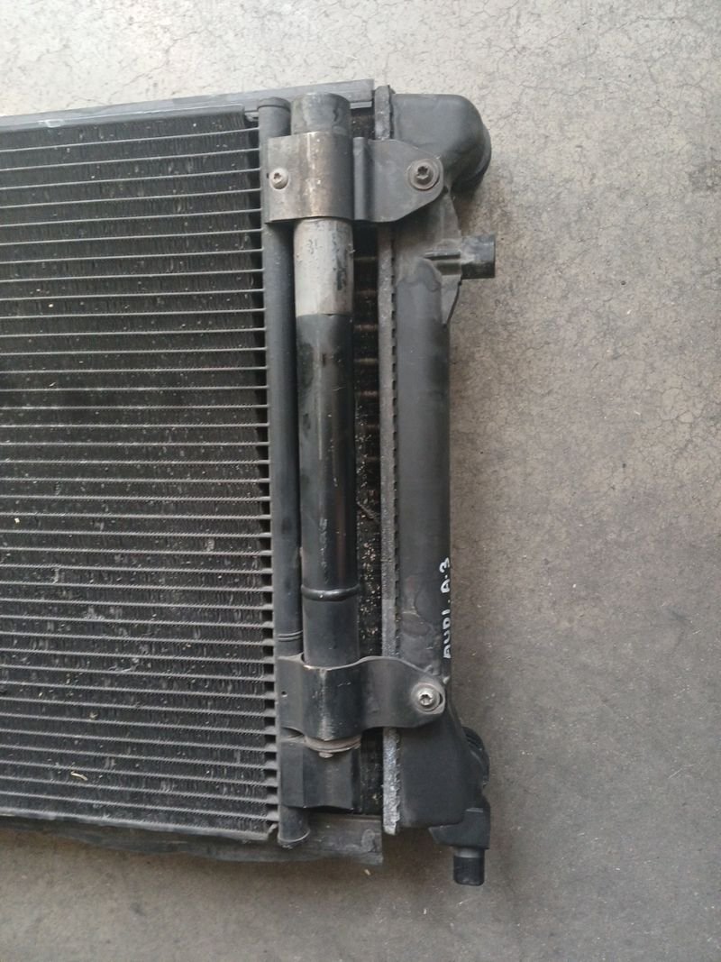 Radiador Audi A3 1.6 FSI 06 - Imagen 5