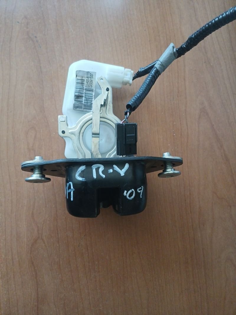Cerradura portón trasero Honda CR-V '09 | Ref. 74800-SMG-G01