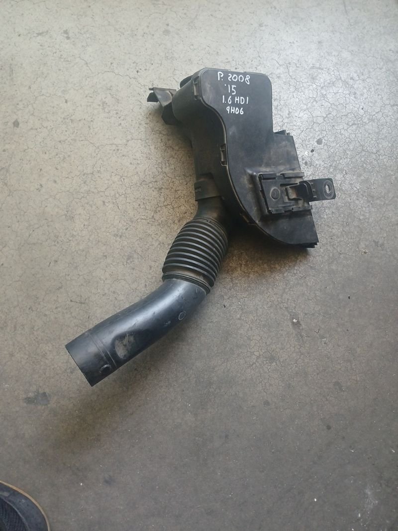 Conducto y tubo admision Peugeot 2008 1.6 HDI | Ref. 96826476