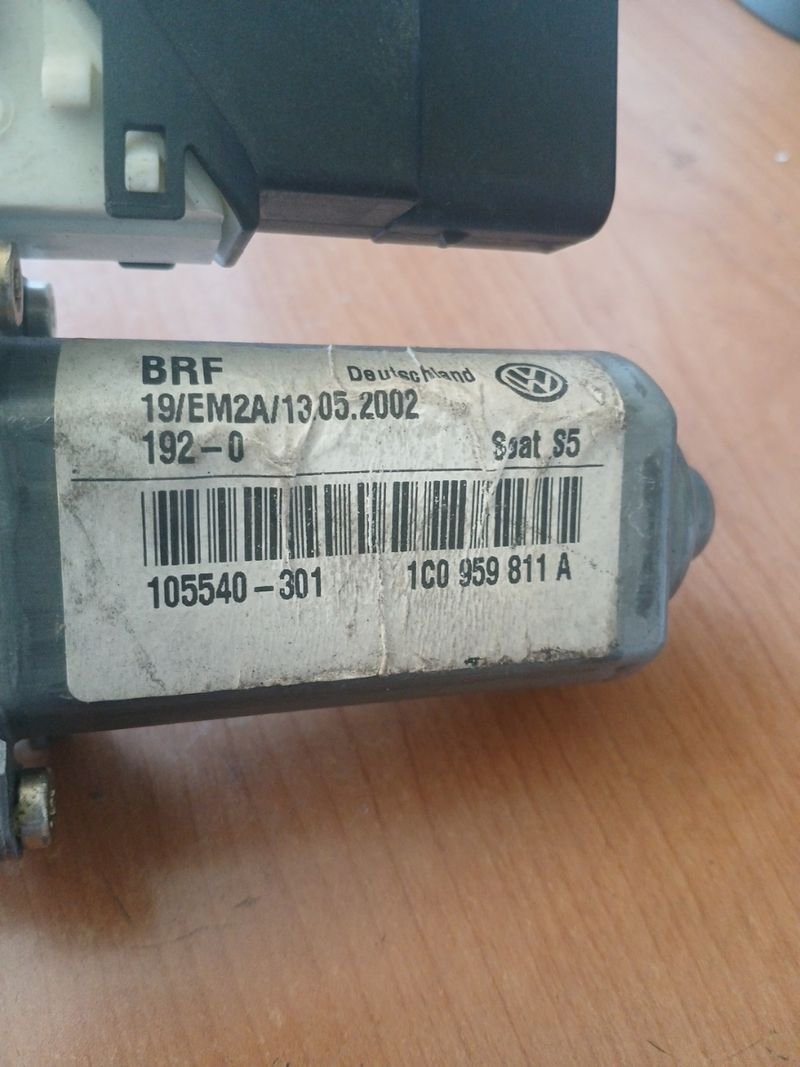Motor Elevalunas Seat Leon MK1 + Centralita | Ref. 1C0959811A - Imagen 5