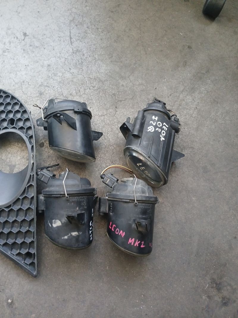 Rejillas y Faros Antiniebla Seat Leon 2006 - Imagen 2