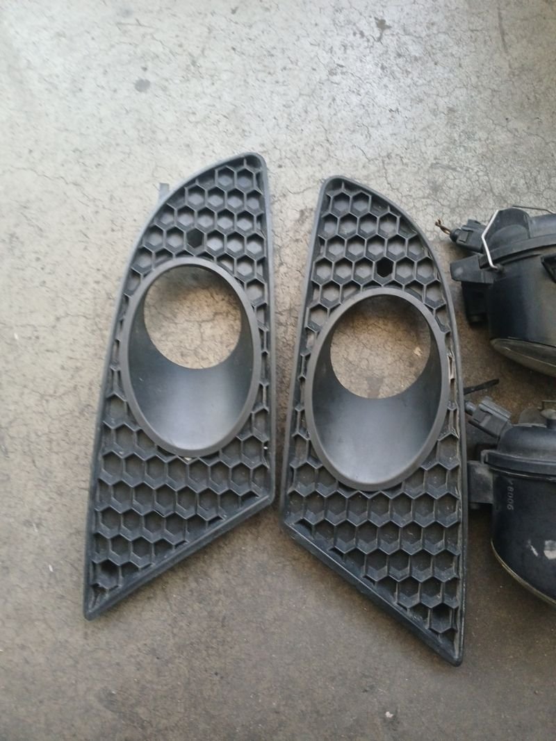 Rejillas y Faros Antiniebla Seat Leon 2006 - Imagen 3