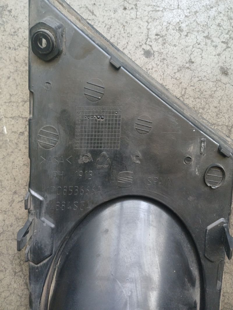 Rejillas y Faros Antiniebla Seat Leon 2006 - Imagen 5