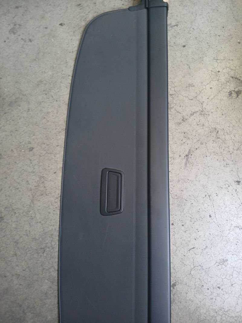Bandeja Trasera Enrollable VW Tiguan 19 | Ref. 5NN8678712RX - Imagen 2