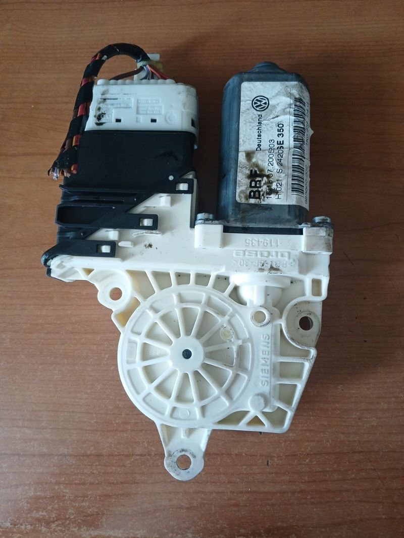 Motor y Centralita Elevalunas Seat Leon MK2 | Ref. 1K095904G - Imagen 2