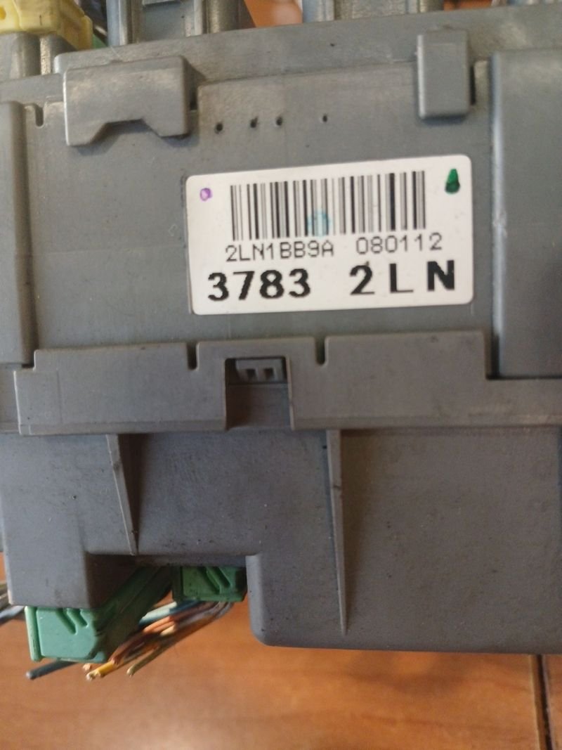 Caja Fusibles Honda Civic 2.2 CTDI 2008 | Ref. 37832LN - Imagen 3