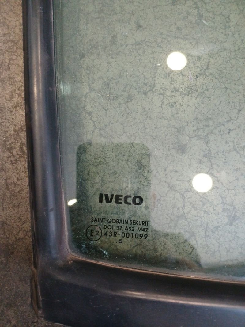 Cristal delantero derecho Iveco Daily 07 - Imagen 3